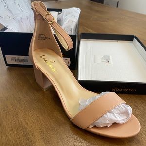 New Never Worn Lulus Harper Heel in Almond